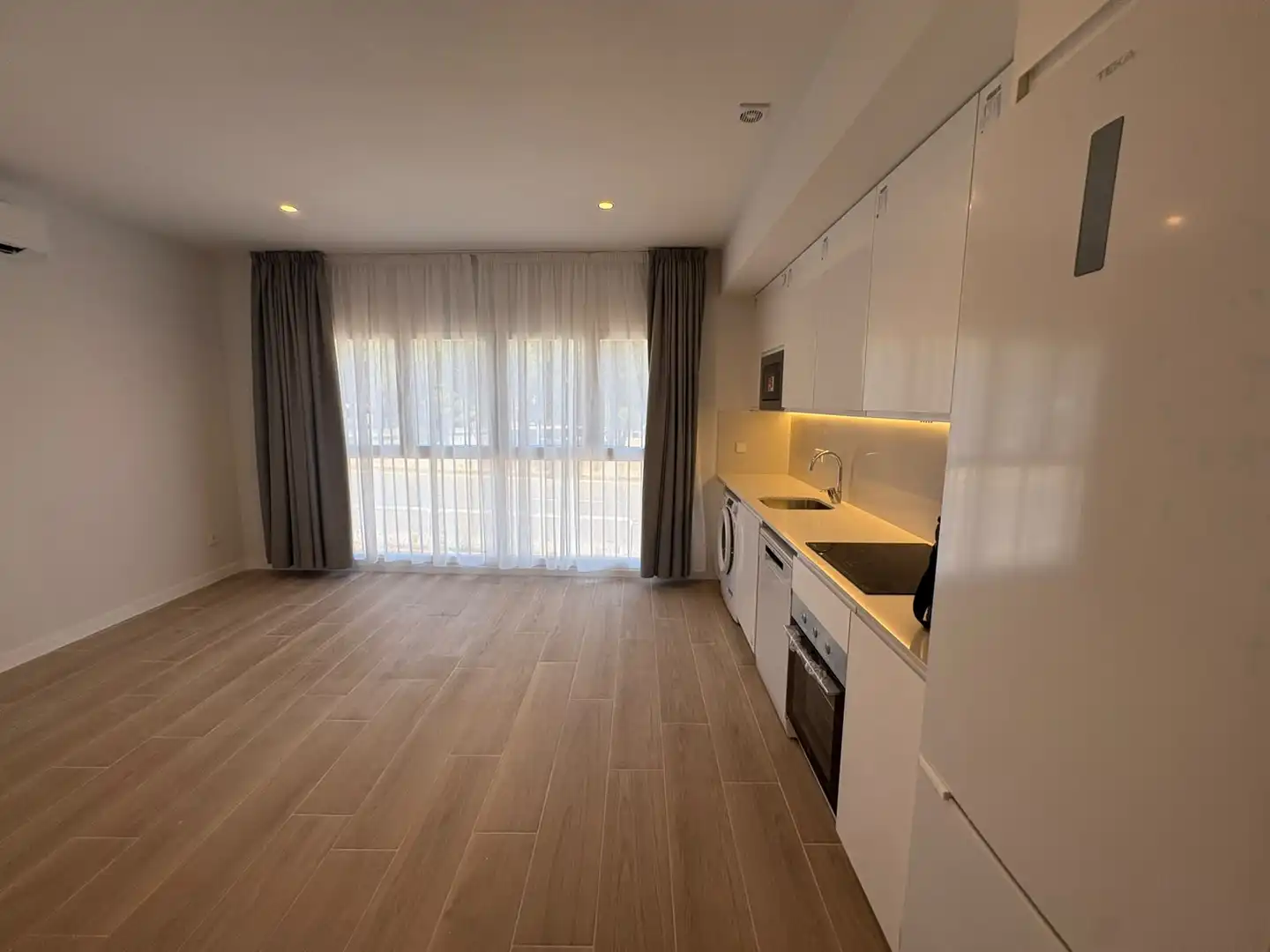 Cocina de Piso de alquiler en Madrid con Aire acondicionado, Calefacción y Balcón