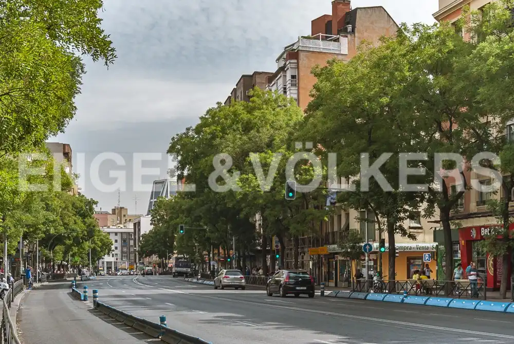 Außenansicht von Wohnung zur Miete in Madrid mit Klimaanlage, Heizung und Möbliert
