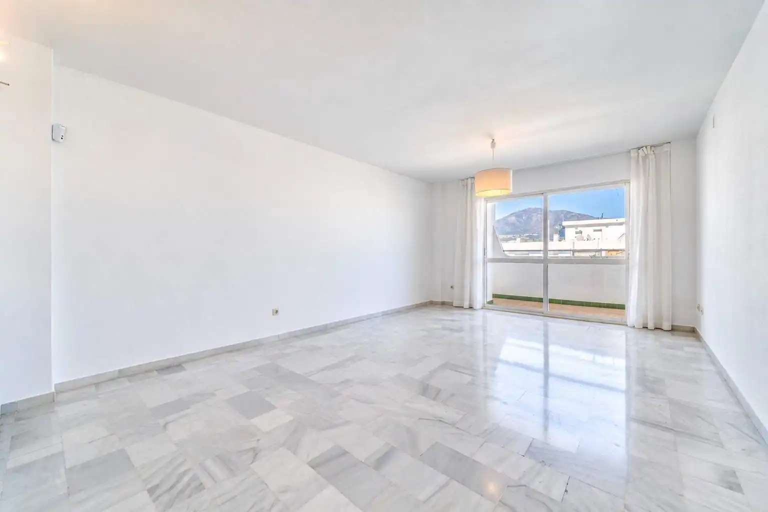 Appartement compact avec piscine à vendre à Calle Calle Romería del Rocío, imagen 2
