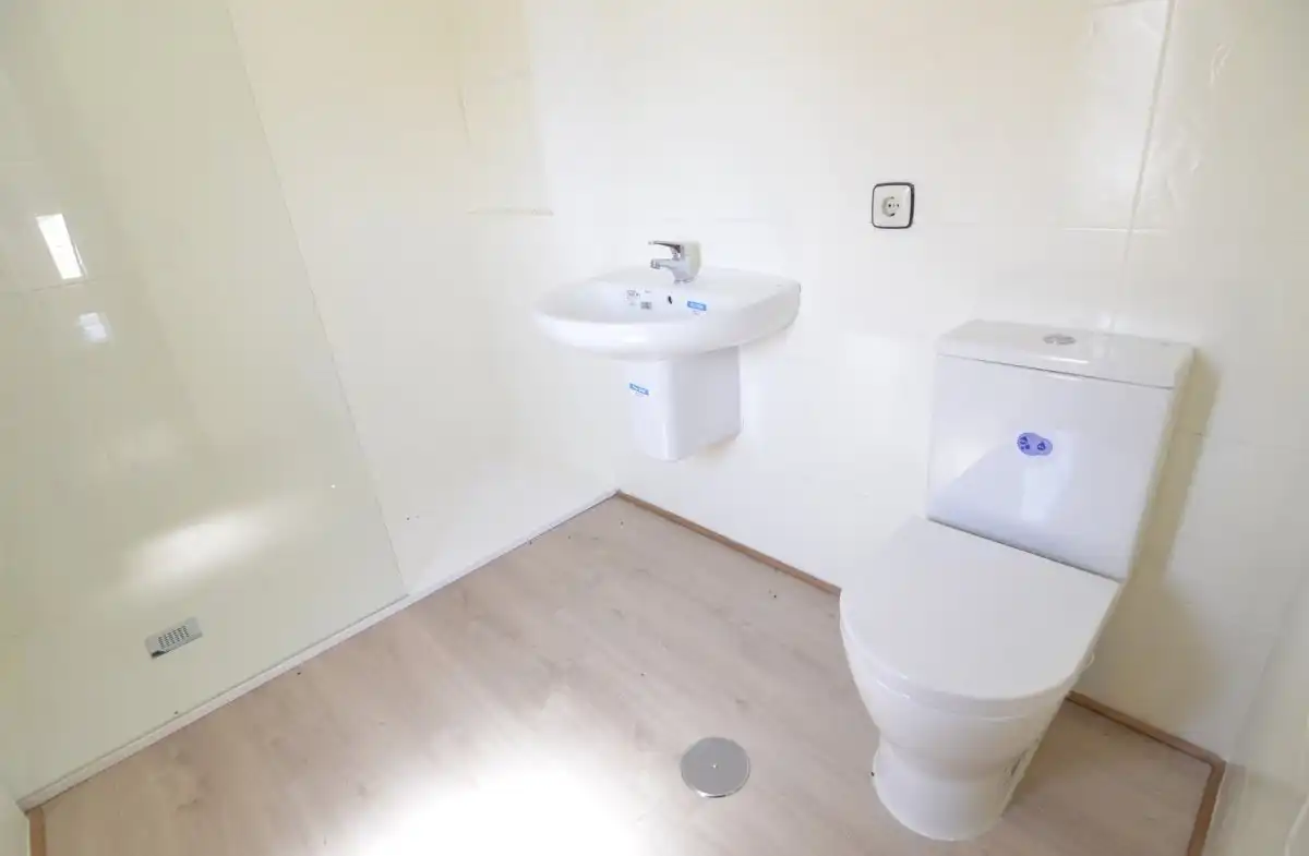 Bathroom of Houses for sale in Calvarrasa de Abajo  with Heating