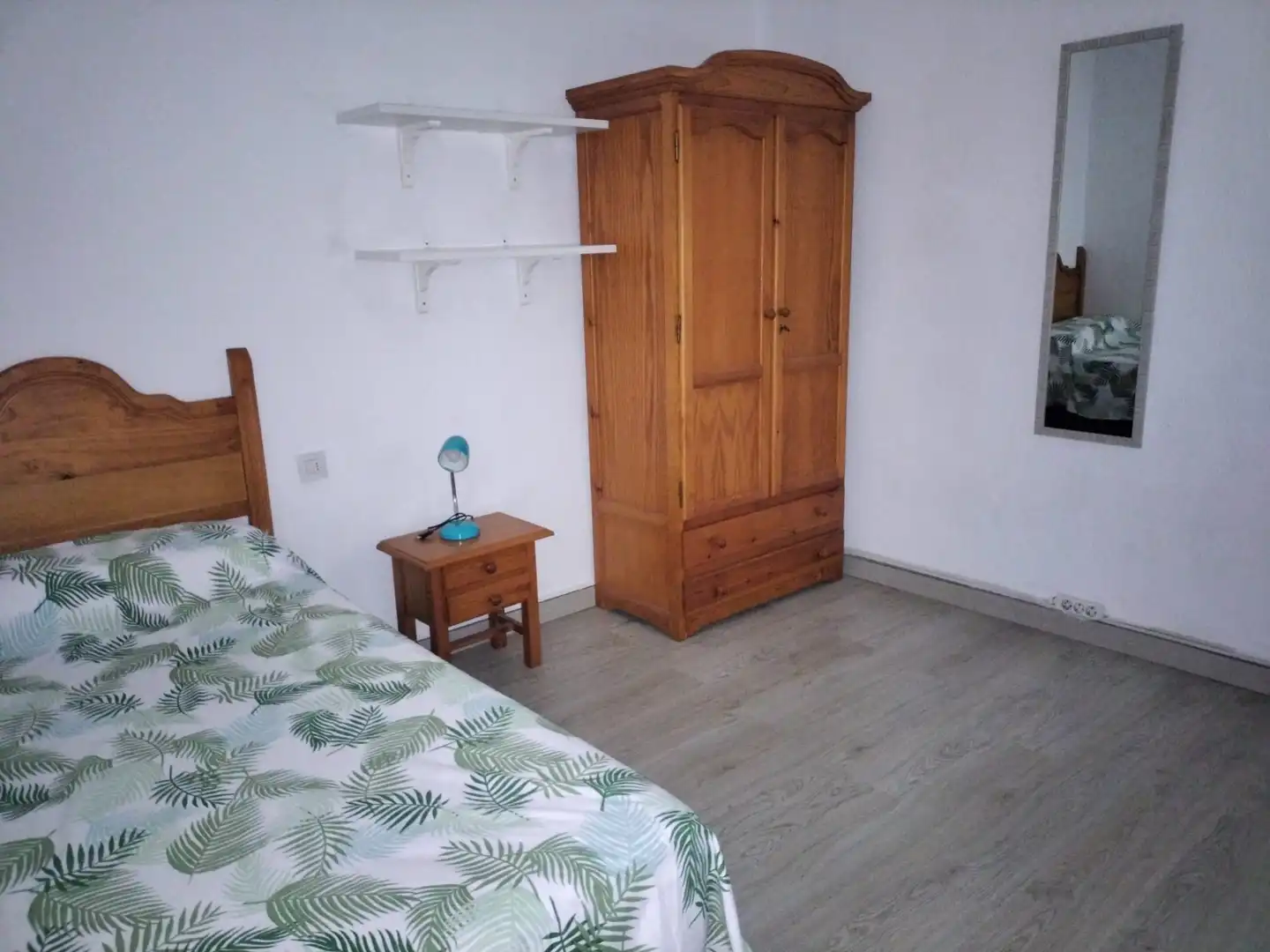 Schlafzimmer von Wohnung zur Miete in Granada mit Heizung, Möbliert und Ofen