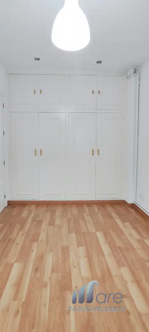 Bedroom of Flat for sale in Granada  with Heating and Parquet flooring