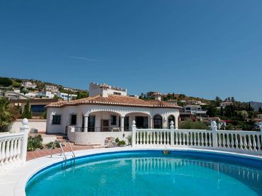 Villa con piscina in vendita a Centro