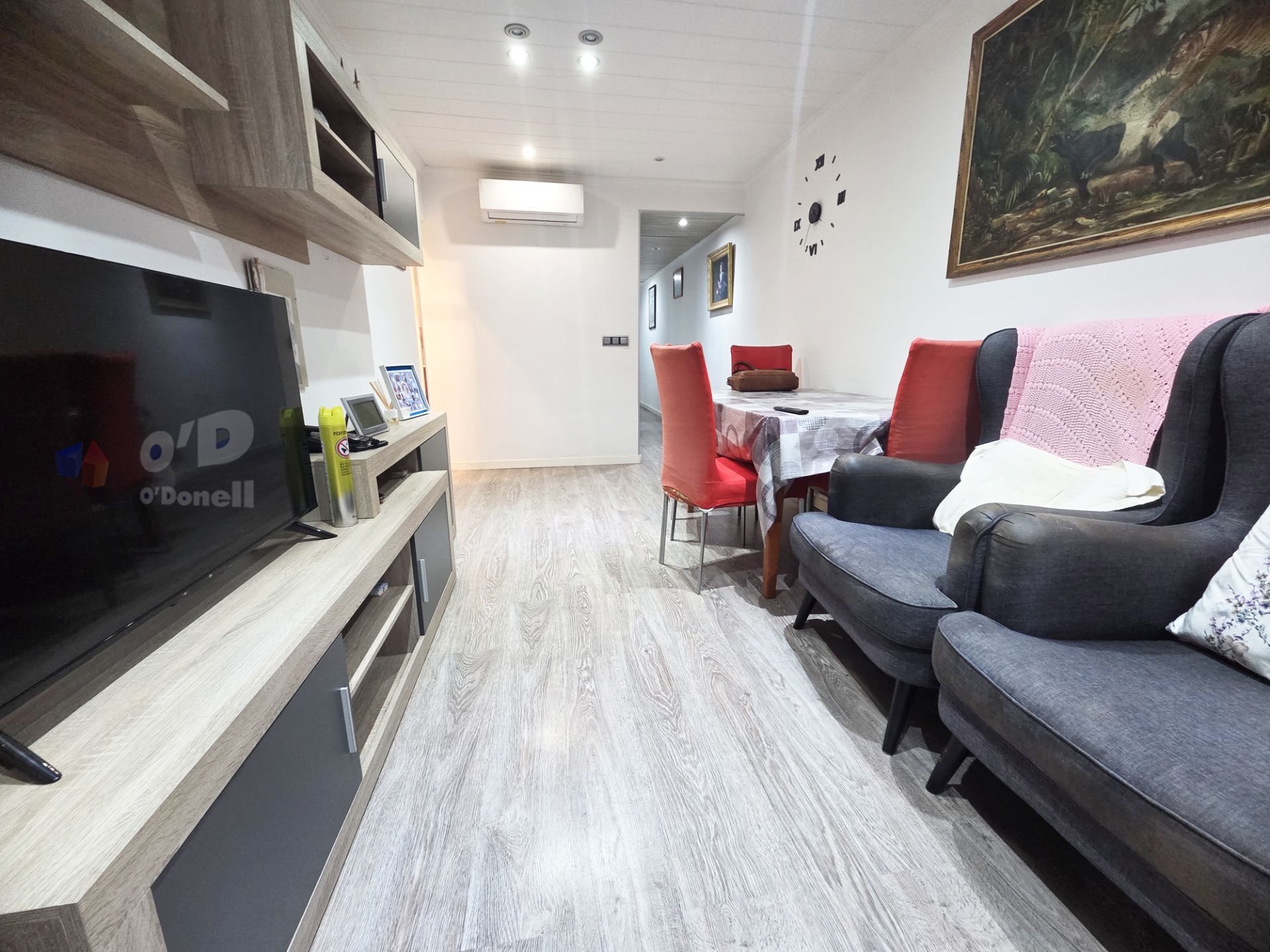 Sala de estar de Piso en venta en Sant Boi de Llobregat con Aire acondicionado, Calefacción y Parquet