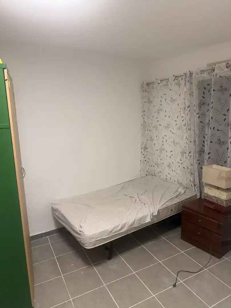 Dormitori de Casa adosada per a compartir en Buñol amb Moblat