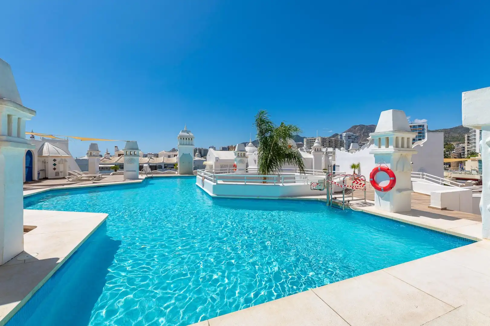 Piscina de Apartamento en venta en Benalmádena con Aire acondicionado, Calefacción y Terraza