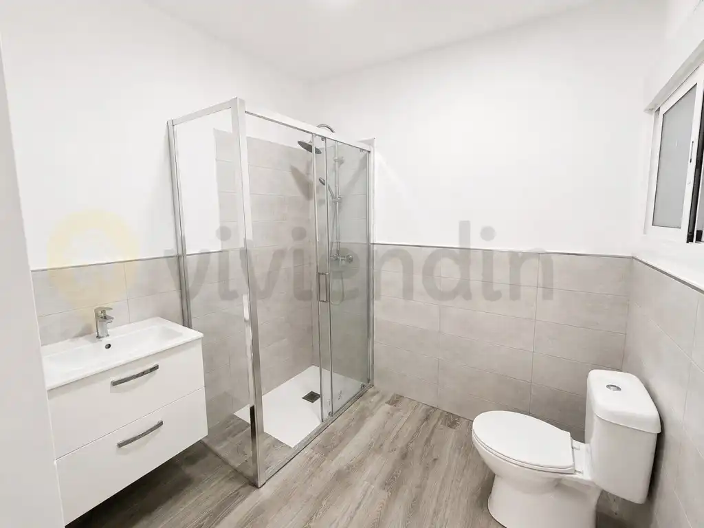 Bathroom of Study for sale in Jerez de la Frontera