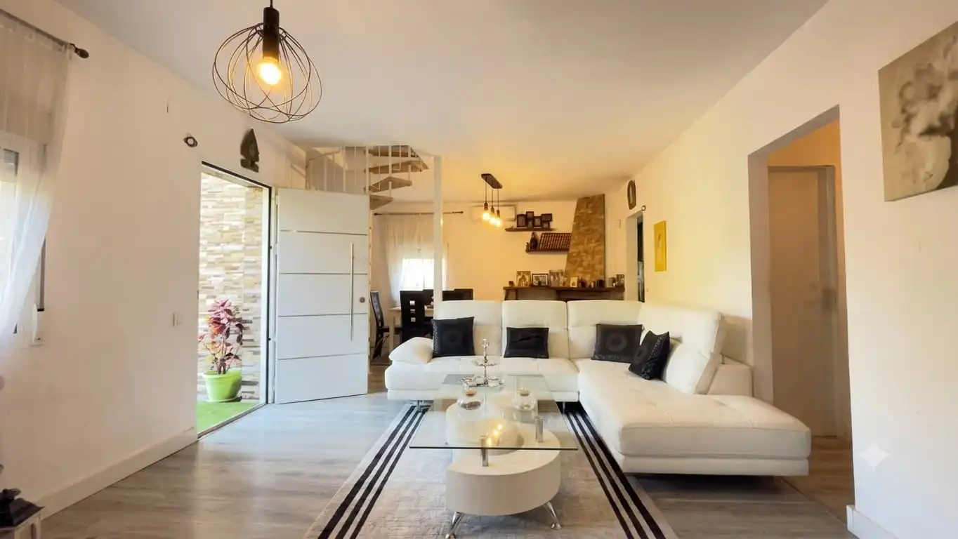 House with terrace for sale in Bigues i Riells del Fai