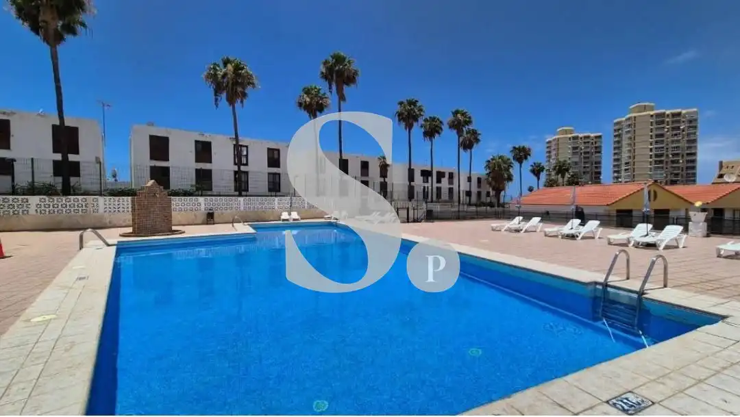 Bungalow amb piscina en venda a Calle Noelia Afonso Cabrera