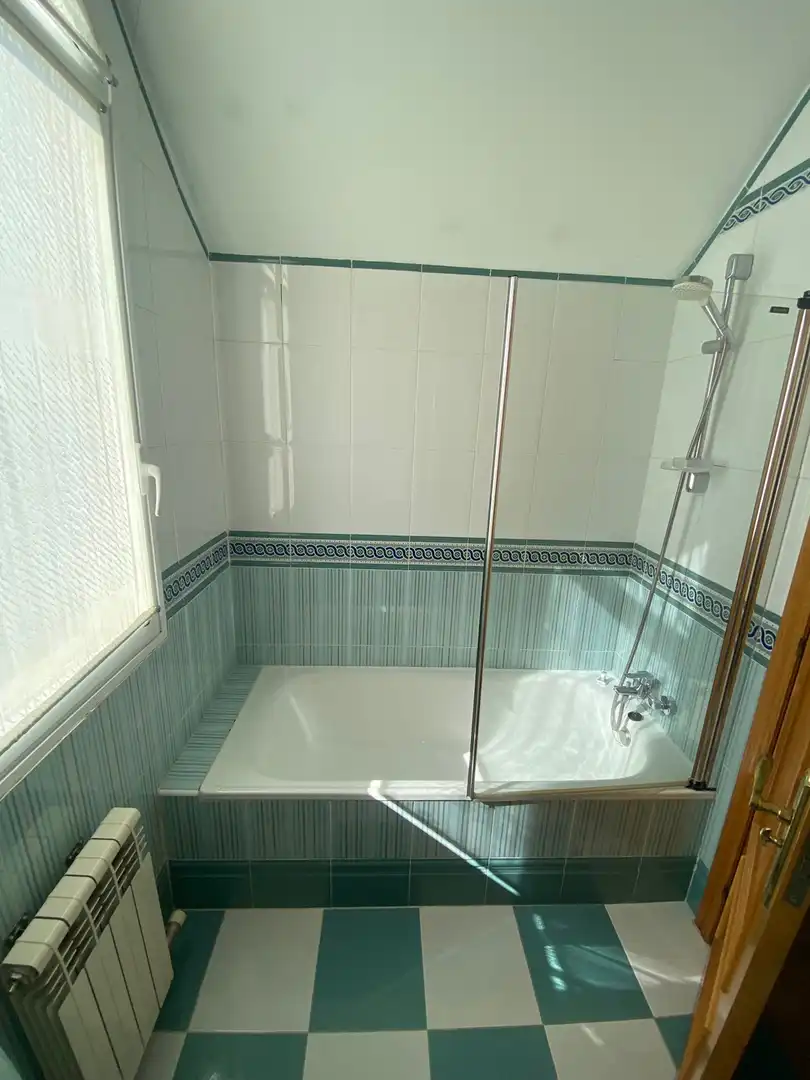 Bany de Casa adosada en venda en Zaragoza amb Terrassa i Piscina