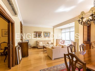 Wohnung mit Aufzug zum Verkauf in Chamberí