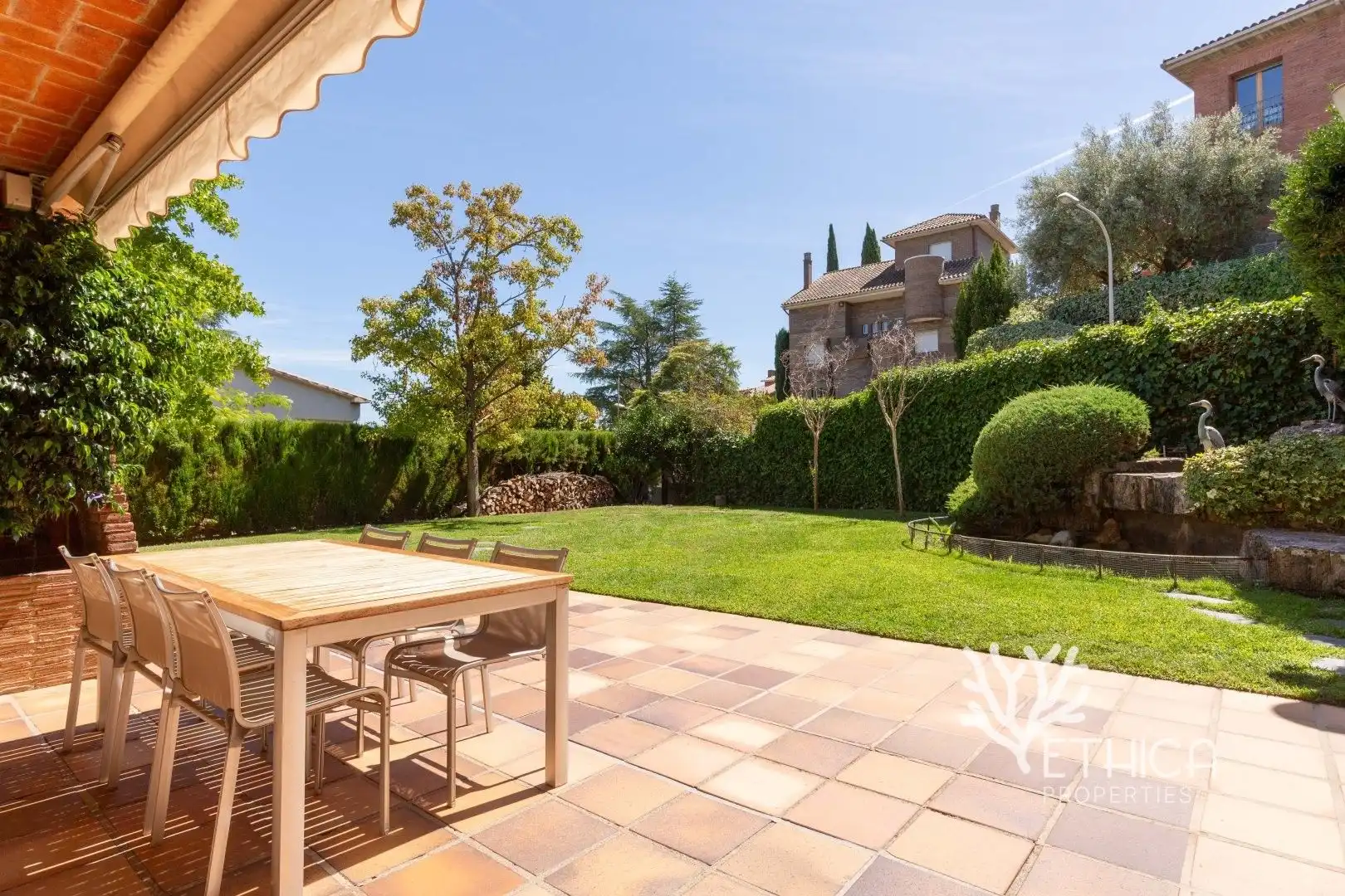 Jardí de Casa o xalet en venda en Cerdanyola del Vallès amb Aire condicionat, Calefacció i Jardí privat