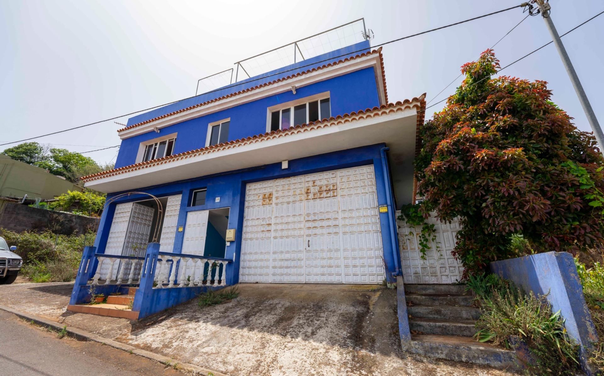 Vista exterior de Casa o xalet en venda en Tacoronte amb Jardí privat, Traster i Alarma