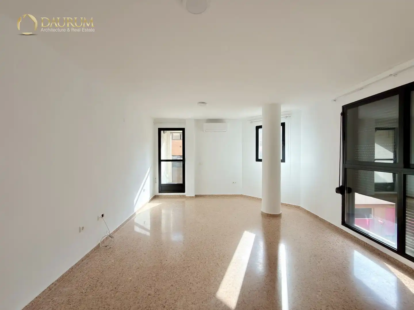 Flat for sale in Casc Urbà