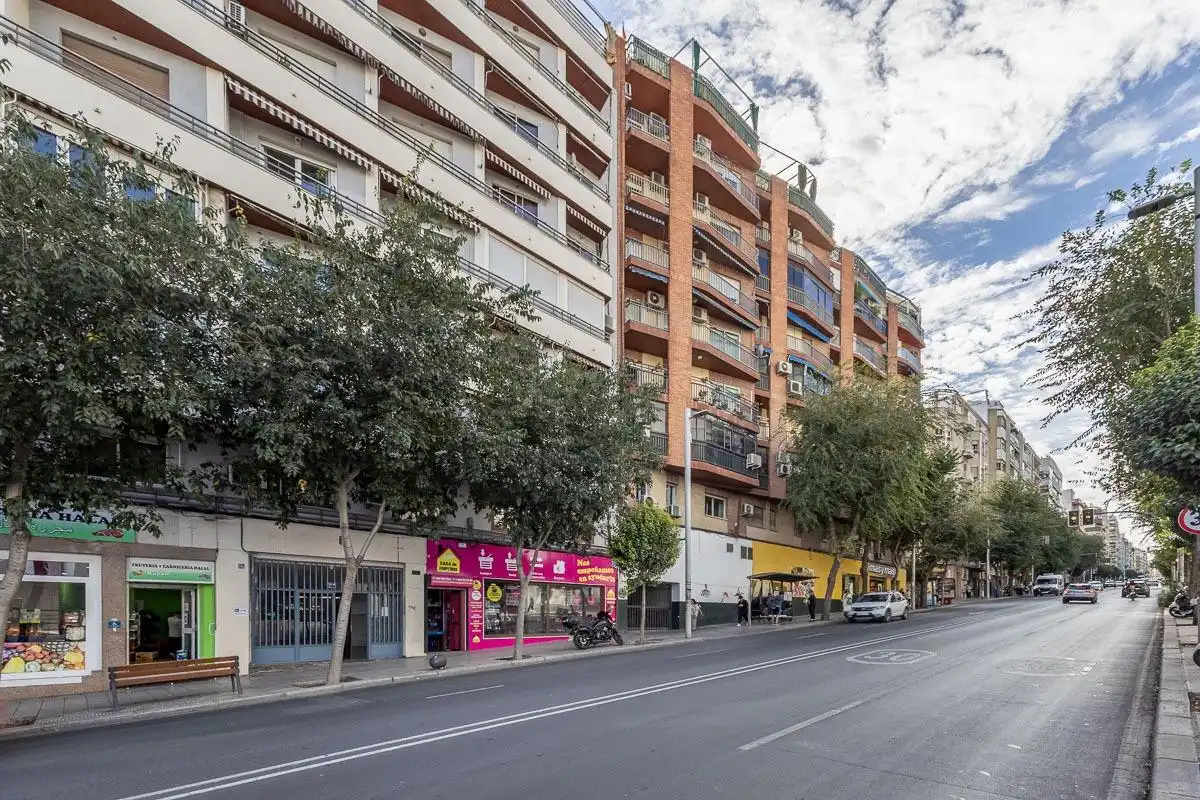 Vista exterior de Piso en venta en Jaén
