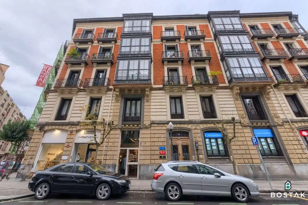 Vista exterior de Ático en venta en Bilbao  con Calefacción