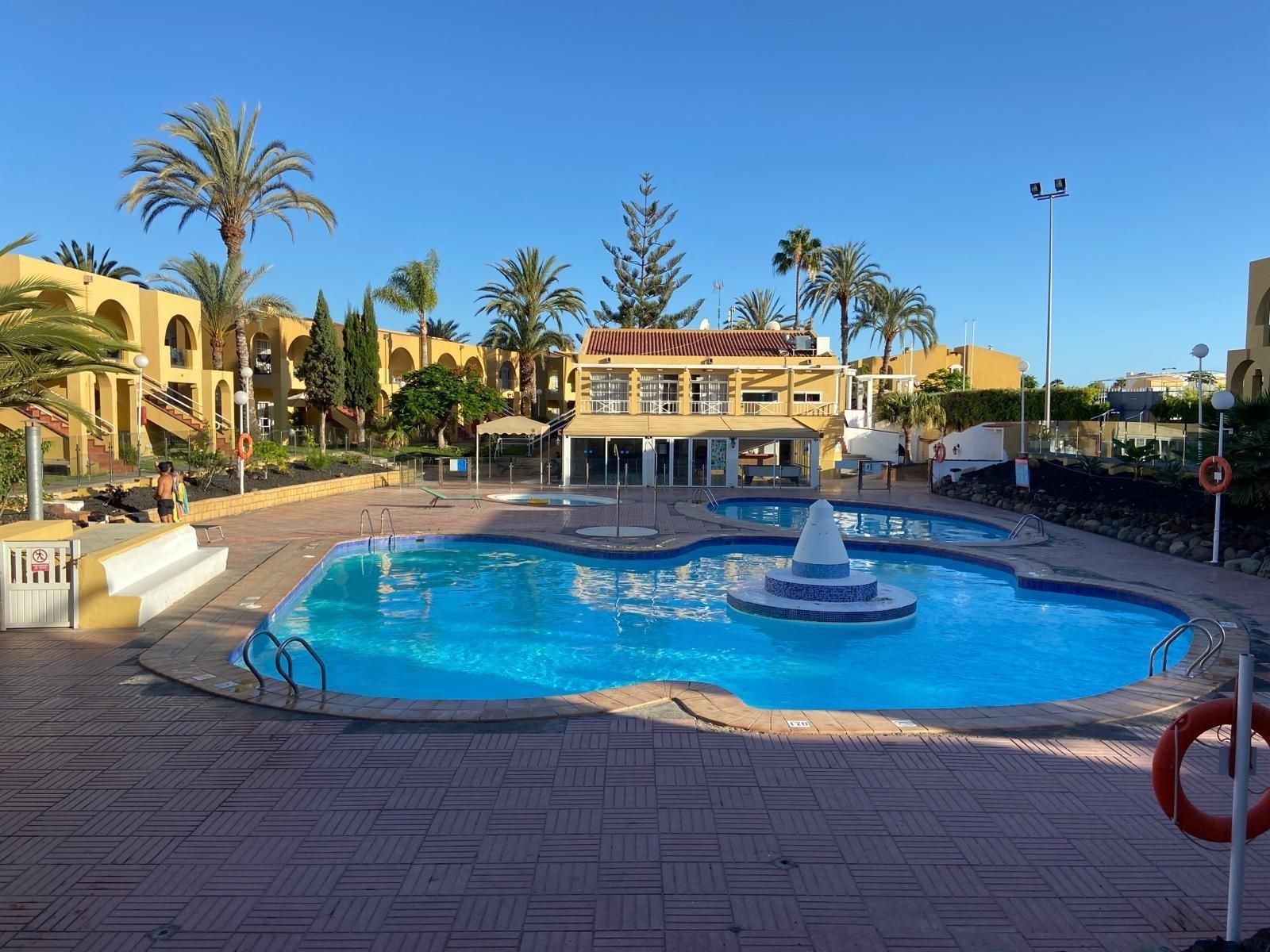 Schwimmbecken von Wohnungen zur Miete in San Bartolomé de Tirajana mit Privatgarten, Terrasse und Abstellraum