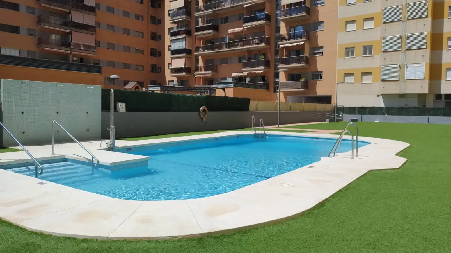 Piscina de Pis en venda en Málaga amb Aire condicionat, Jardí privat i Terrassa