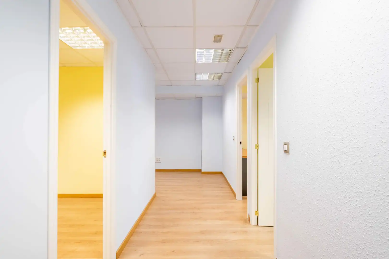 Büro zur Miete in Zaragoza mit Klimaanlage und Heizung