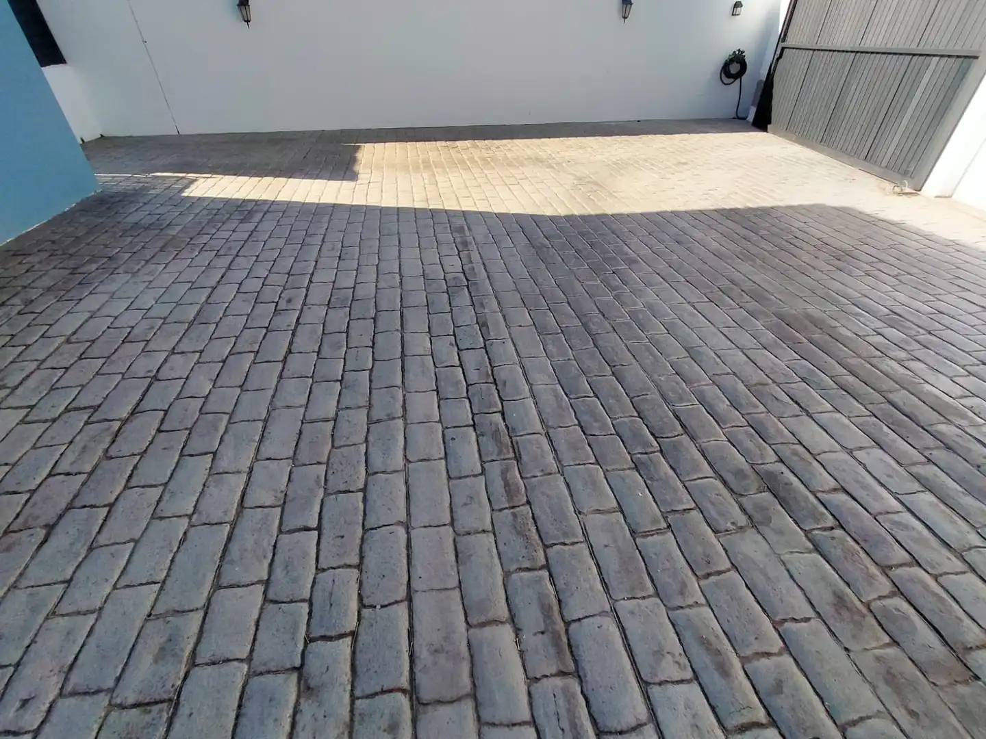 Vista exterior de Casa o xalet en venda en El Puerto de Santa María amb Aire condicionat, Jardí privat i Terrassa