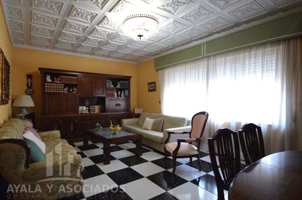 Casa adosada en venda a Ciudad Jardín