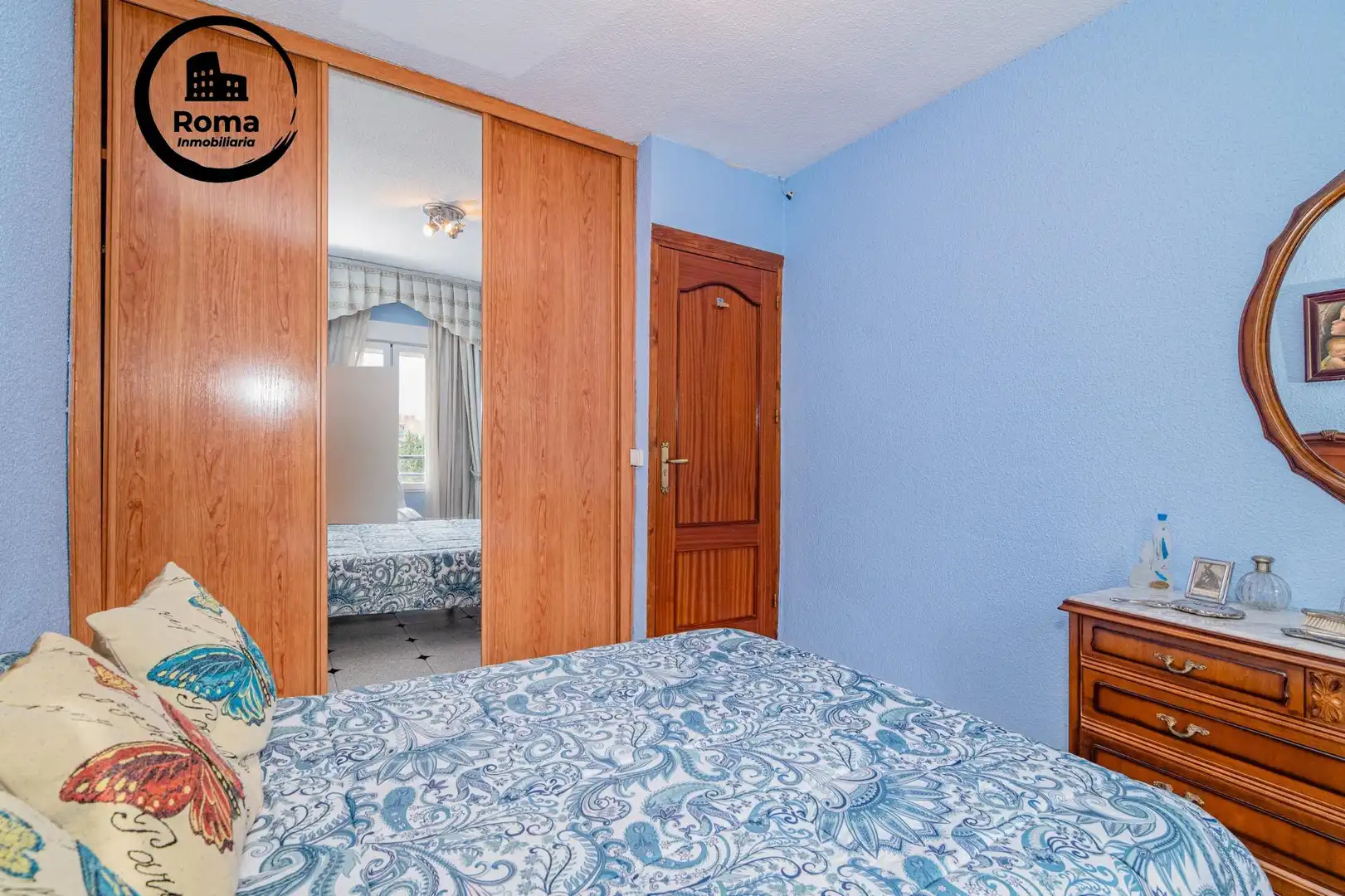 Bedroom of Flat for sale in Granada  with Air Conditioner, Terrace and Storage room