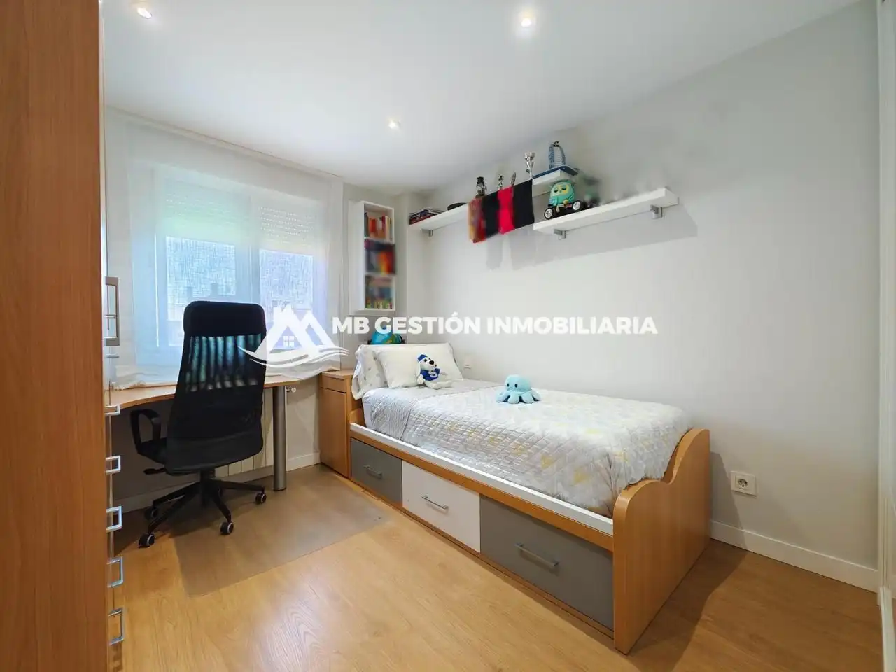 Habitación de Piso en venta en Fuenlabrada con Aire acondicionado, Calefacción y Jardín privado