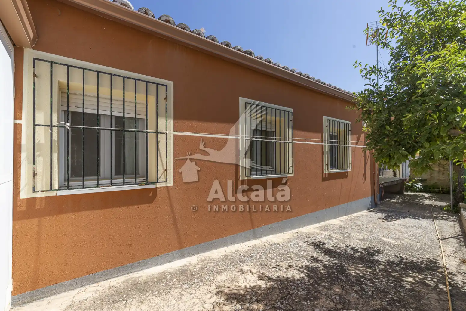 Vista exterior de Casa o chalet en venta en Cifuentes con Calefacción, Jardín privado y Trastero