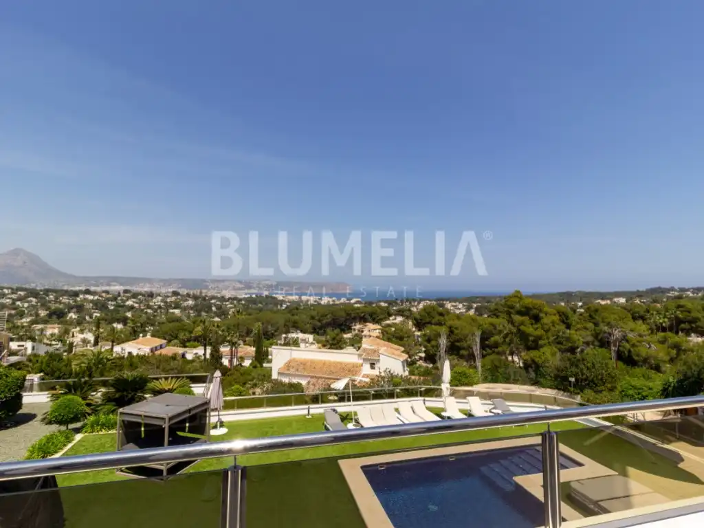 Vista exterior de Casa o xalet en venda en Jávea / Xàbia amb Aire condicionat, Calefacció i Jardí privat