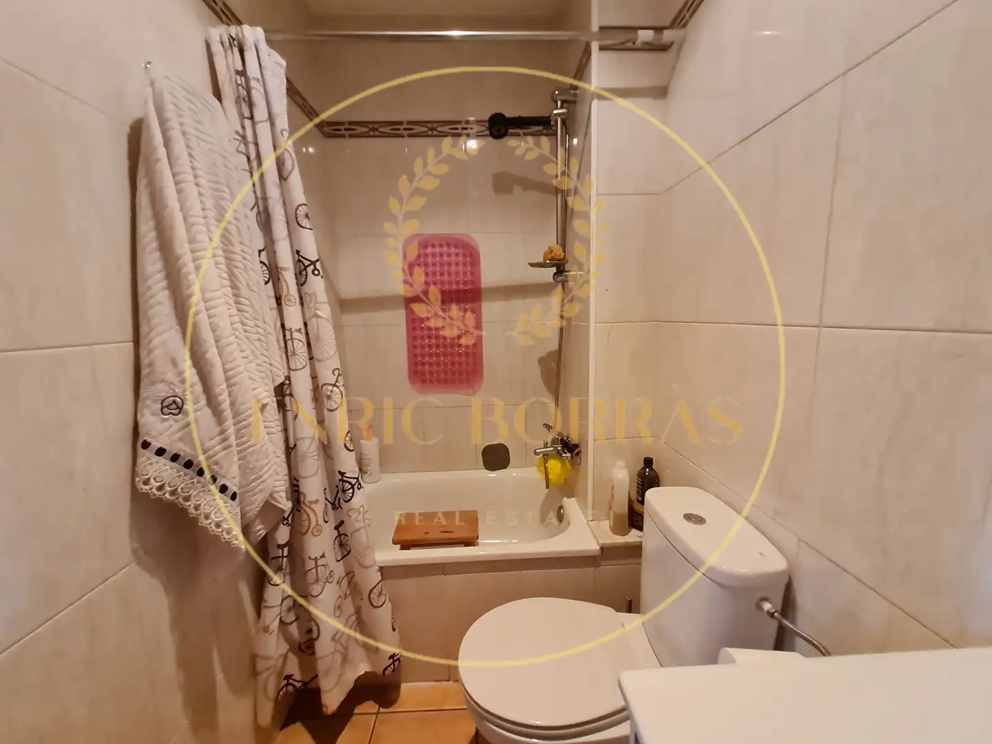 Baño de Dúplex en venta en Berga con Calefacción, Terraza y Trastero