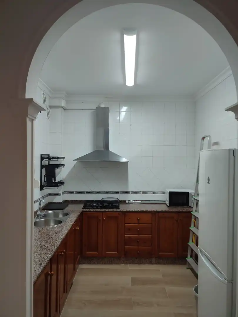 Küche von Wohnung zum Verkauf in Conil de la Frontera mit Klimaanlage und Abstellraum