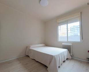 Dormitori de Apartament per a compartir en  Pamplona / Iruña