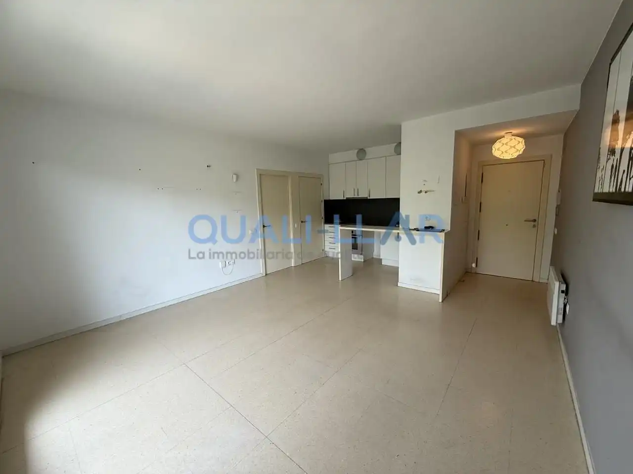 Sala de estar de Apartamento en venta en Vilanova i la Geltrú con Calefacción, Trastero y Balcón