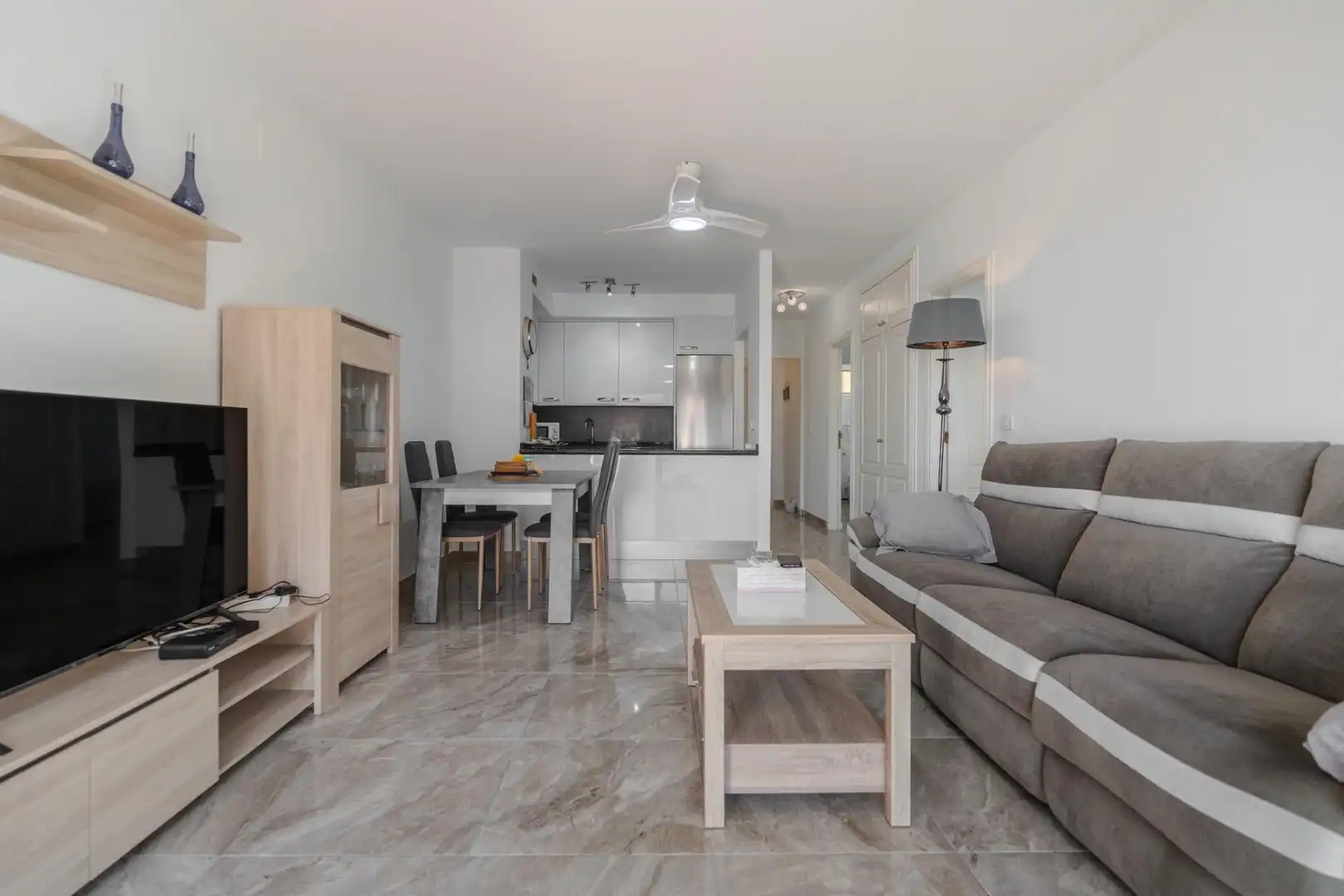 Sala de estar de Apartamento en venta en Adeje con Terraza, Amueblado y Piscina comunitaria