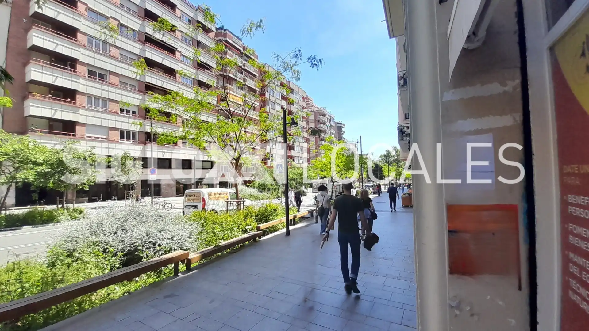 Vista exterior de Local de alquiler en Barcelona