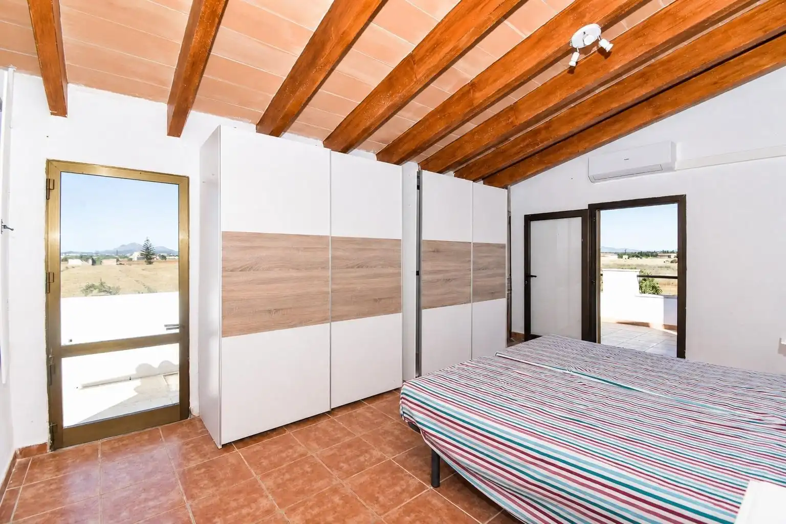 Habitación de Finca rústica de alquiler en Muro con Piscina