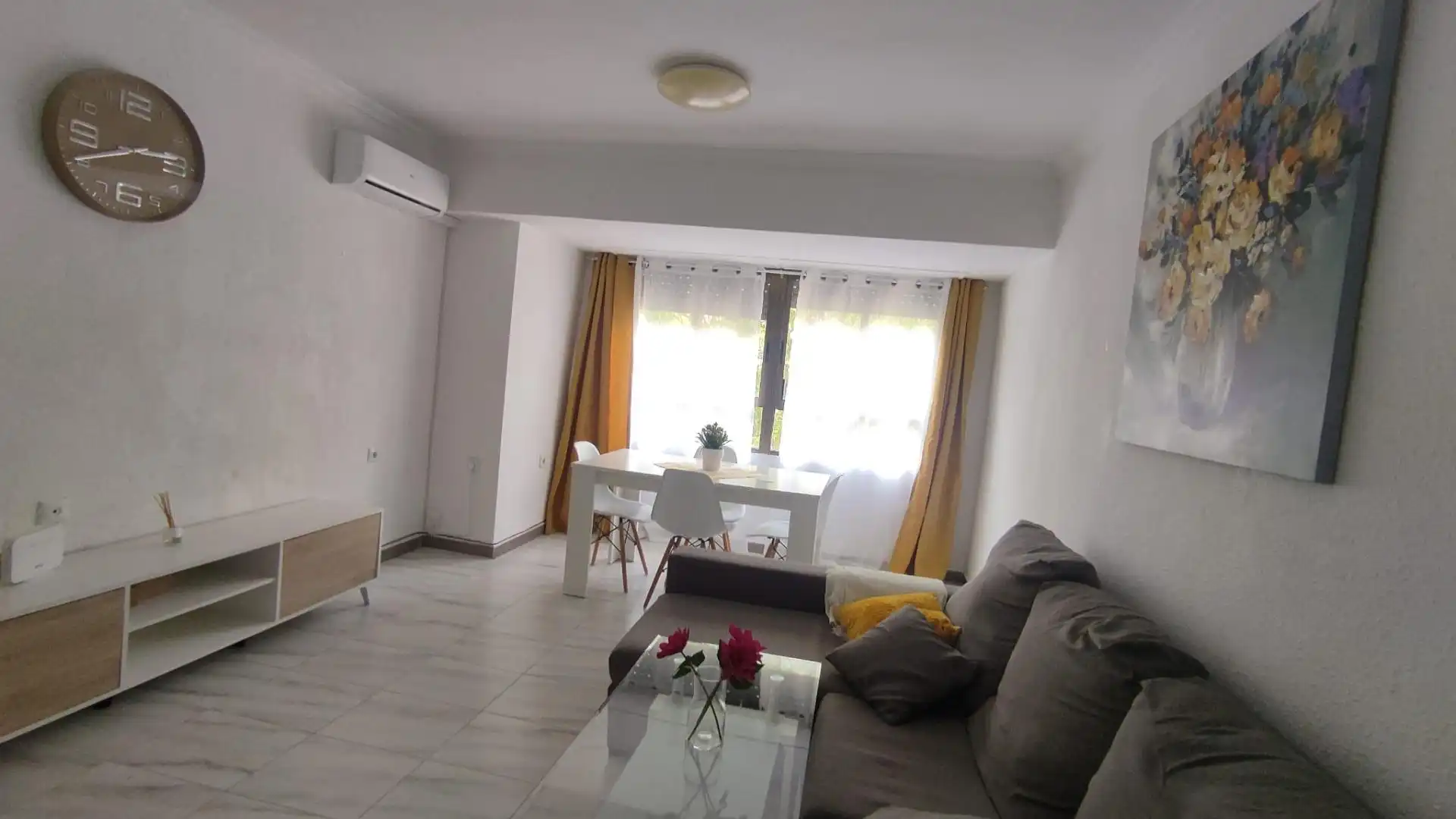 Sala de estar de Apartamento en venta en Alicante / Alacant con Aire acondicionado, Amueblado y Balcón