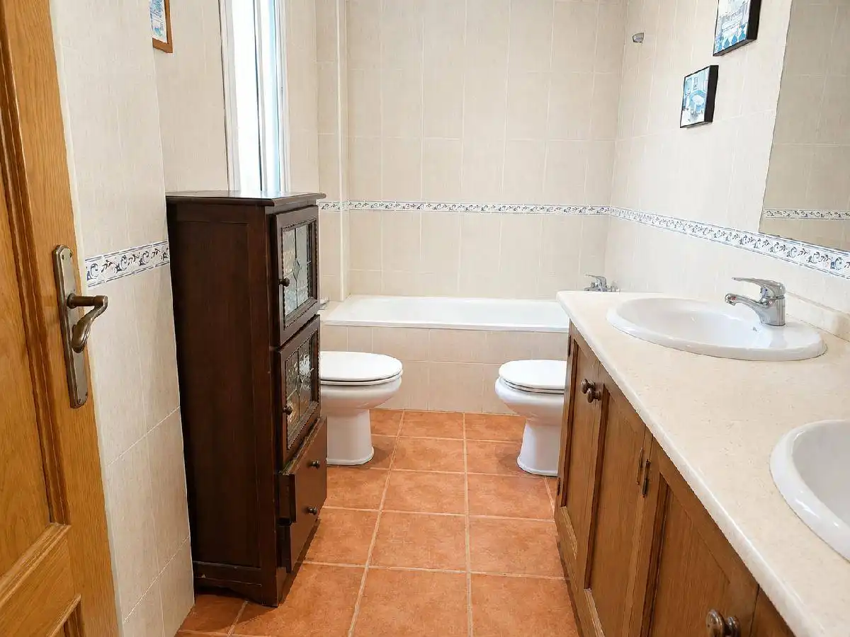Bathroom of Houses for sale in Marbella  with Air Conditioner, Terrace and Storage room