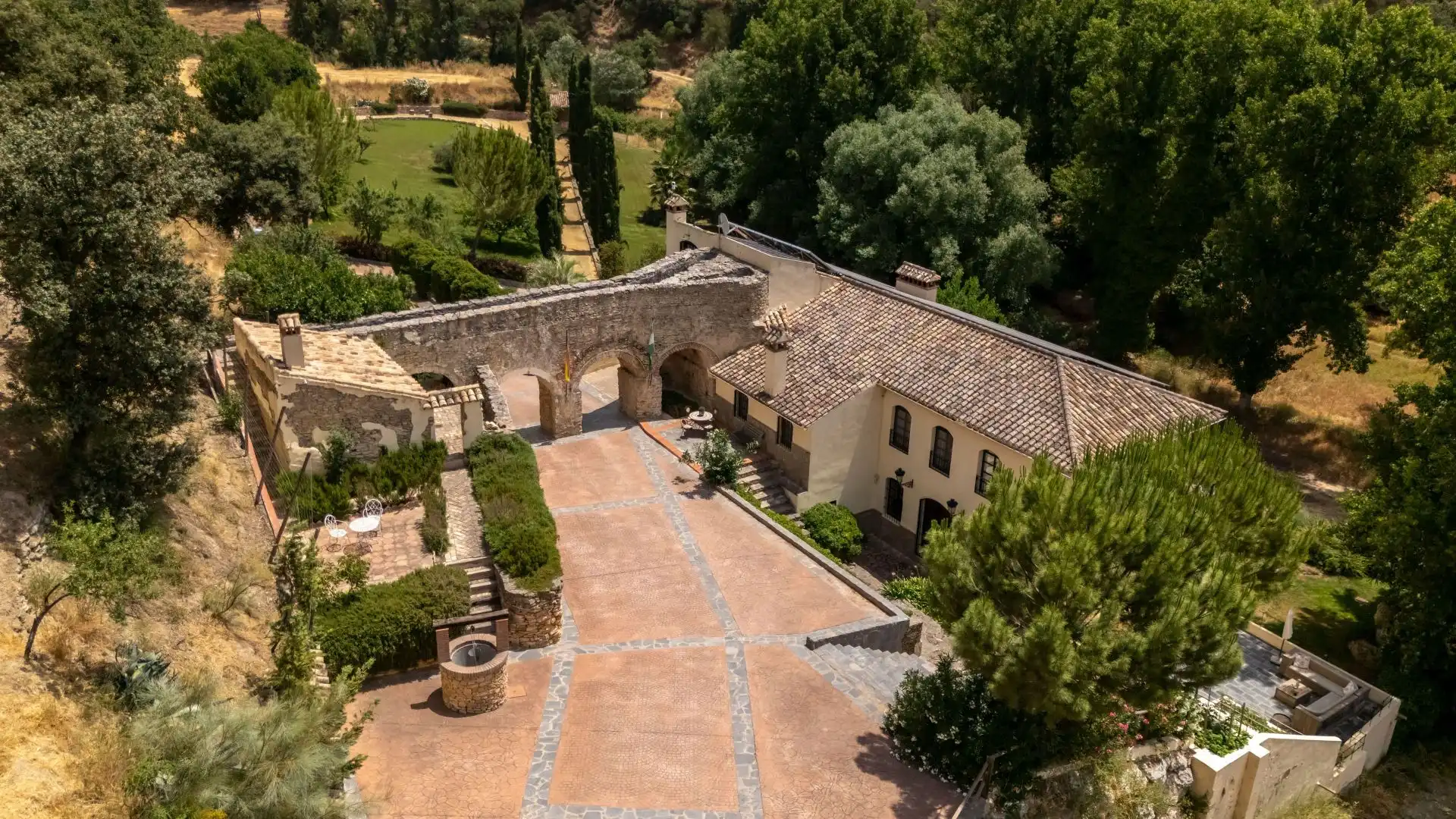 Casa rústica amb piscina en venda a Setenil de las Bodegas, imagen 2