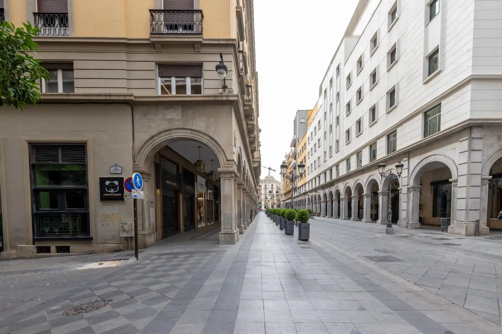 Exterior view of Office for rent in Granada