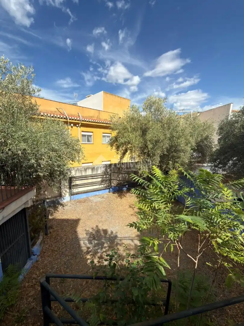 Casa bifamiliare in vendita a La Zubia Ciudad