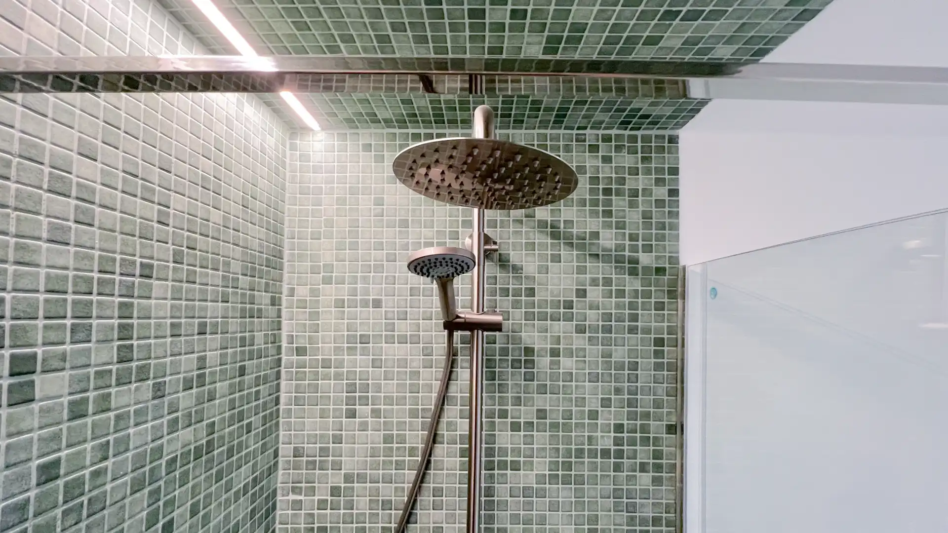 Badezimmer von Haus oder Chalet zur untervermieten in Madrid mit Klimaanlage, Heizung und Privatgarten