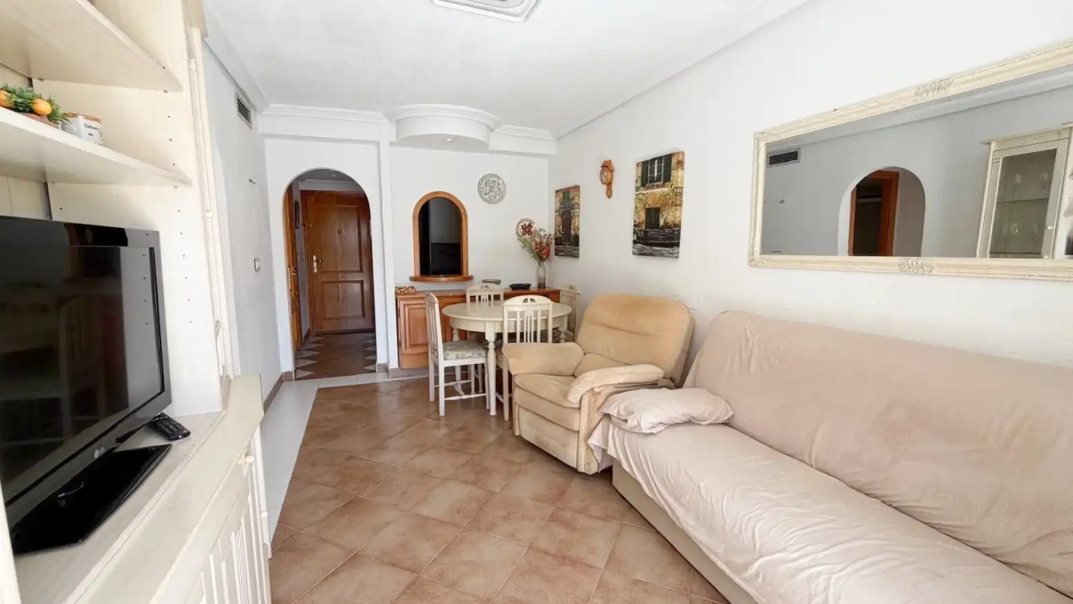 Sala de estar de Piso en venta en Los Alcázares con Piscina, Amueblado y Horno