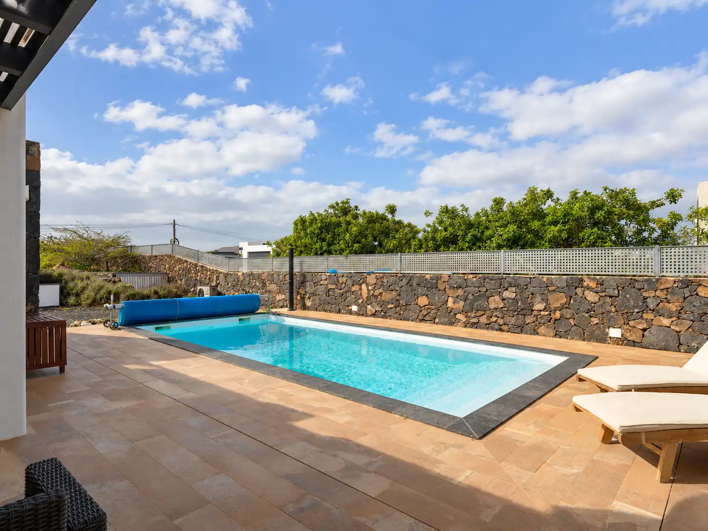 Swimming pool of Houses for sale in Lajares