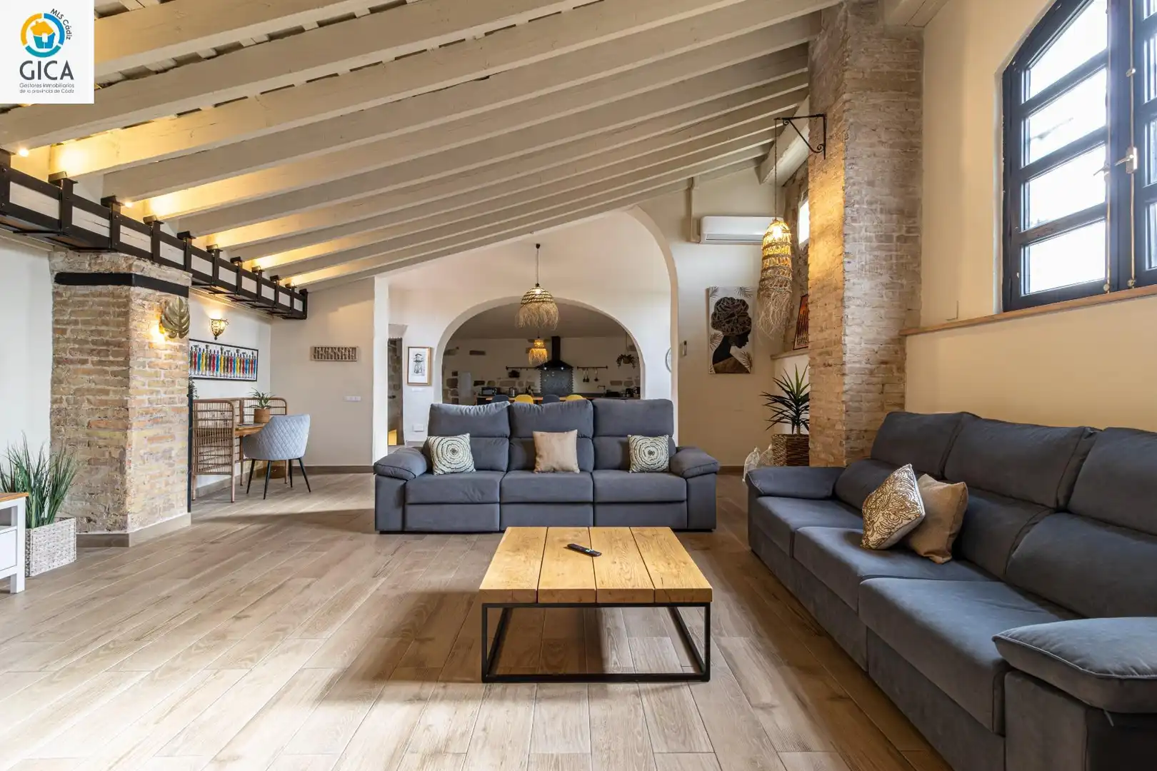 Living room of Houses for sale in Jerez de la Frontera  with Air Conditioner, Heating and Storage room