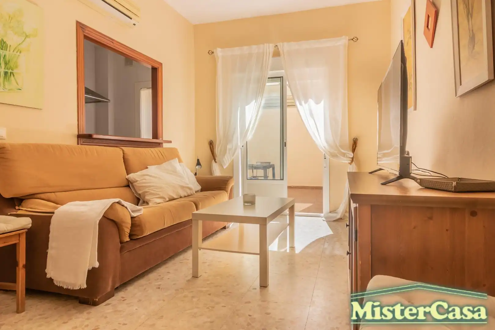 Sala d'estar de Casa o xalet en venda en Chipiona amb Aire condicionat i Terrassa