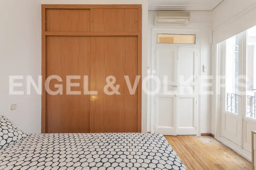 Bedroom of Flat for rent in Madrid  with Air Conditioner, Heating and Parquet flooring