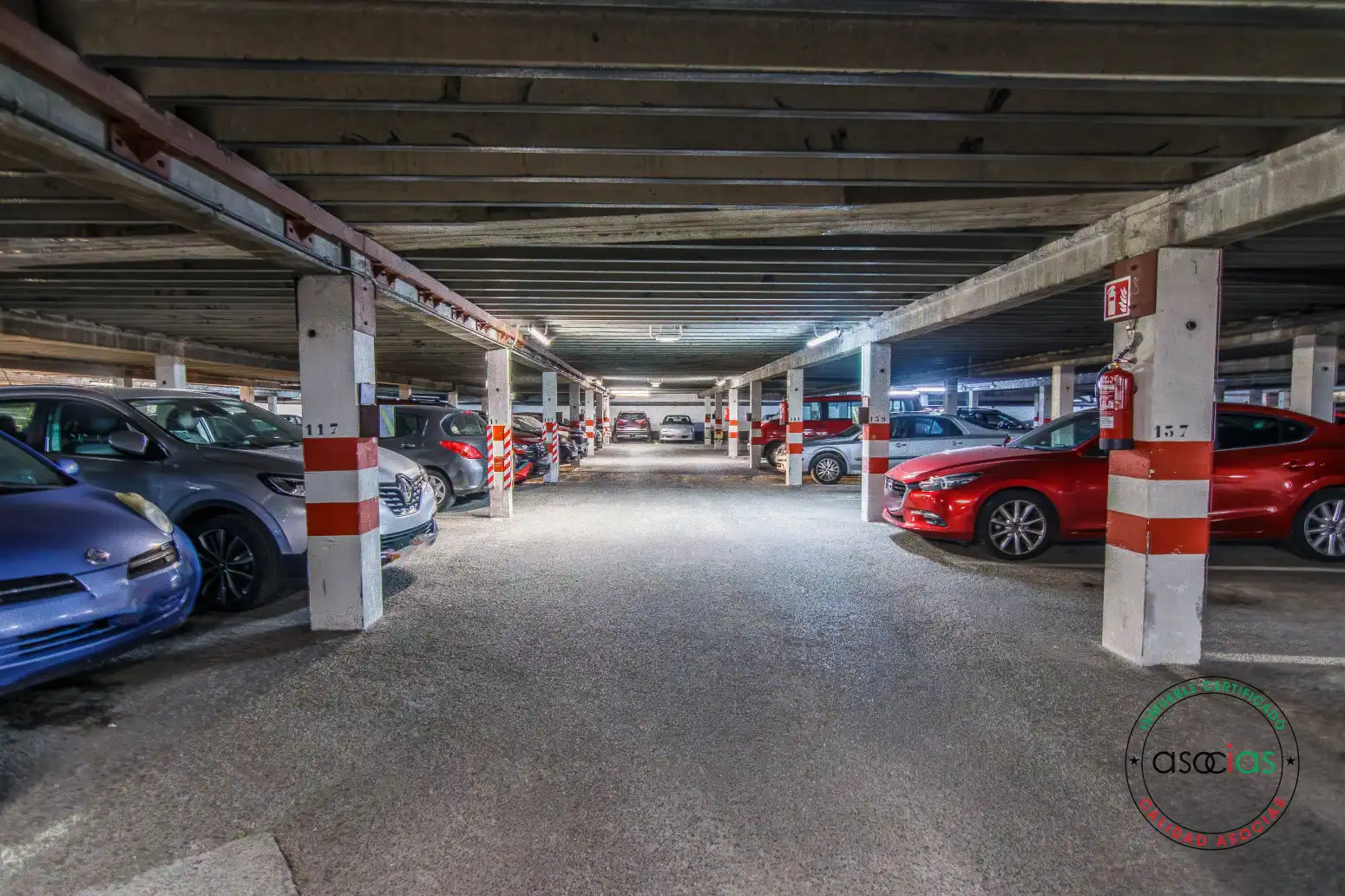 Parking de Piso en venta en Gijón  con Calefacción y Jardín privado