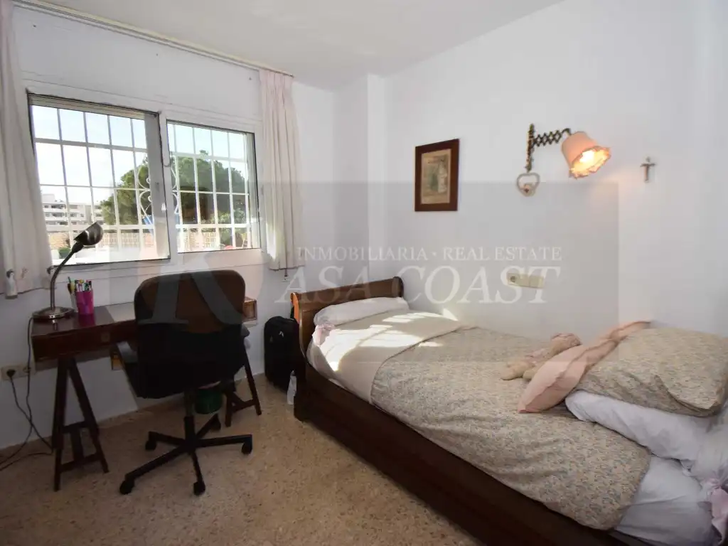 Bedroom of Flat for sale in Fuengirola  with Air Conditioner, Private garden and Terrace