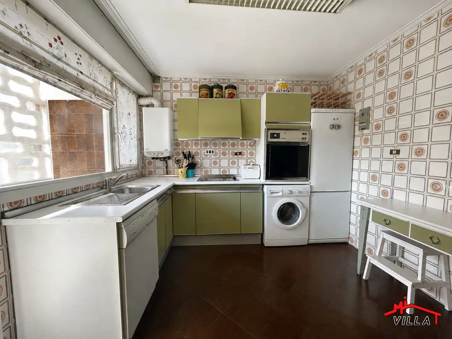 Cocina de Piso en venta en Laredo con Calefacción y Terraza